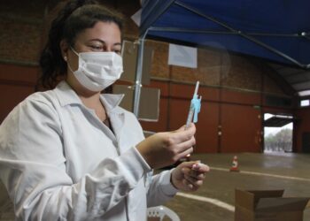 Lajeado fará vacinação de doses 1 e 2 no drive-thru do Parque do Imigrante neste sábado