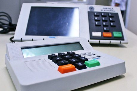 Mesários são convocados por e-mail, telefone e WhatsApp