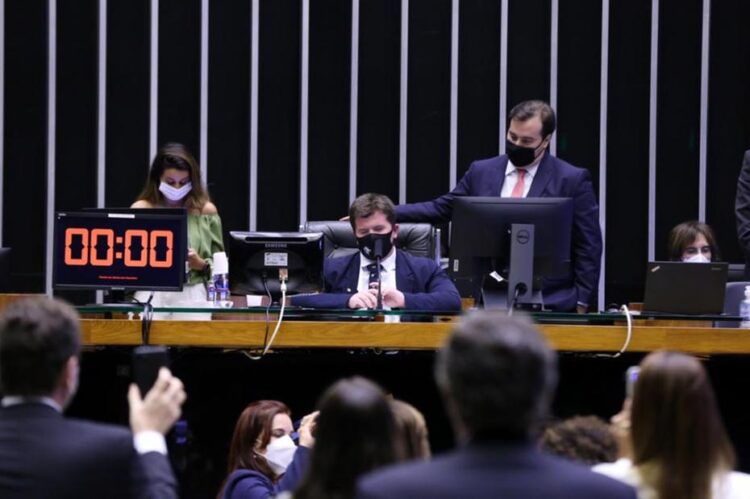Fundeb: Câmara aprova PEC que prevê 23% de participação da União até 2026