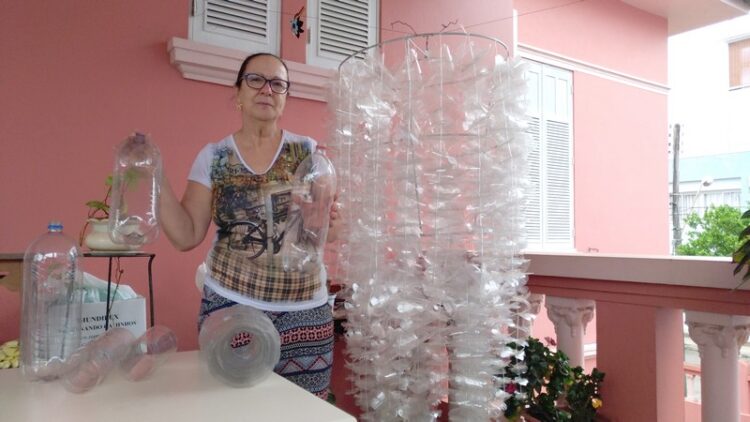 Secultur aceita doação de garrafas pet para lustres de Natal