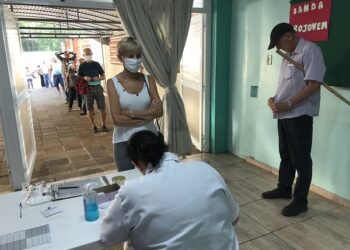 Iniciada Campanha Nacional de Vacinação contra gripe com foco nos idosos e profissionais da saúde