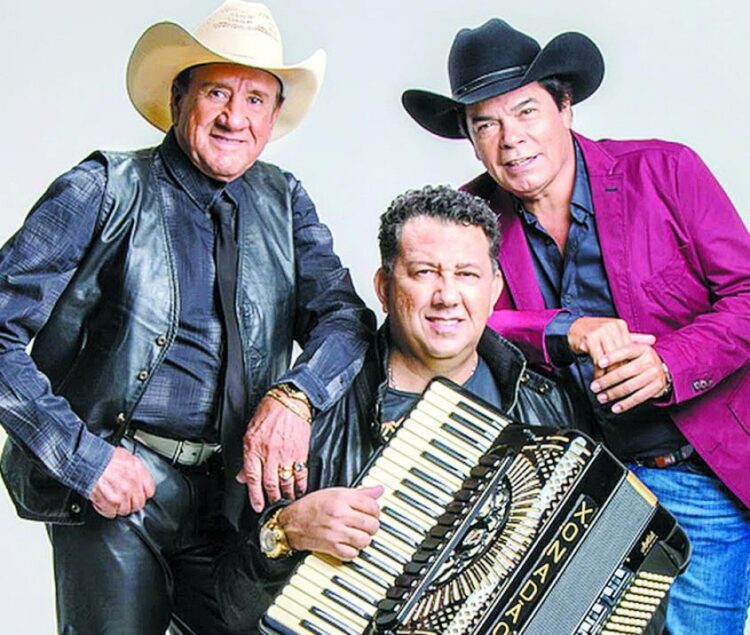 Trio Parada Dura faz show em Relvado