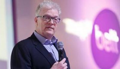 Ken Robinson é autor, palestrante e consultor internacional em educação e artes (Foto: Divulgação/BETT Show)