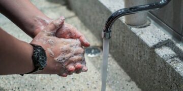 Seis dicas simples para se manter longe do novo coronavírus