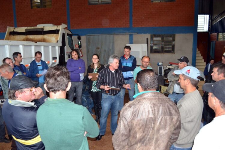 Executivo leiloa veículos e equipamentos