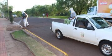 Limpeza nas vias públicas para conter o coronavírus