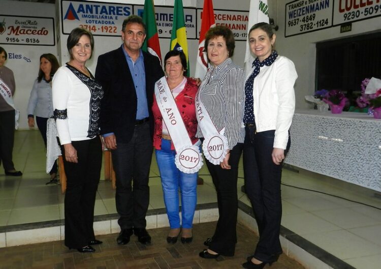 Dalva Schmitt é eleita a Mãe do Município