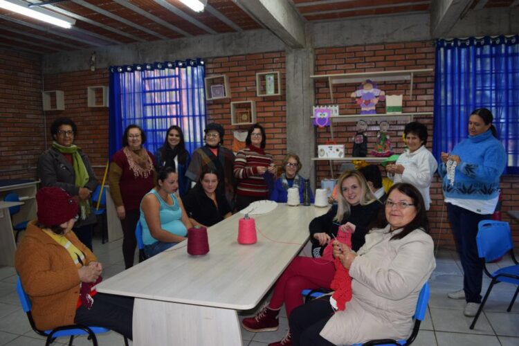 Oficina de Tricô e crochê do CRAS
