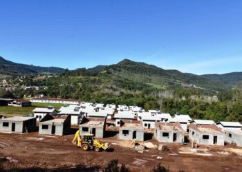 Obras das moradias populares de Imigrante seguem em ritmo acelerado