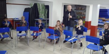 Ensino da música auxilia no processo ensino-aprendizagem