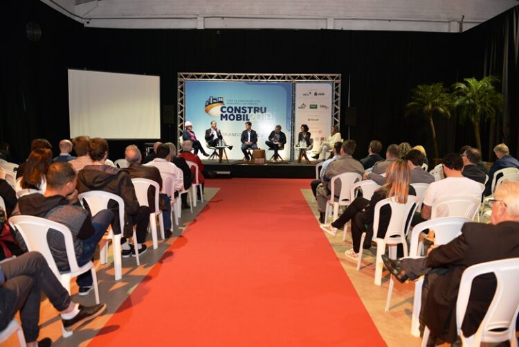 Painel apresenta ideias e soluções para cidades inteligentes