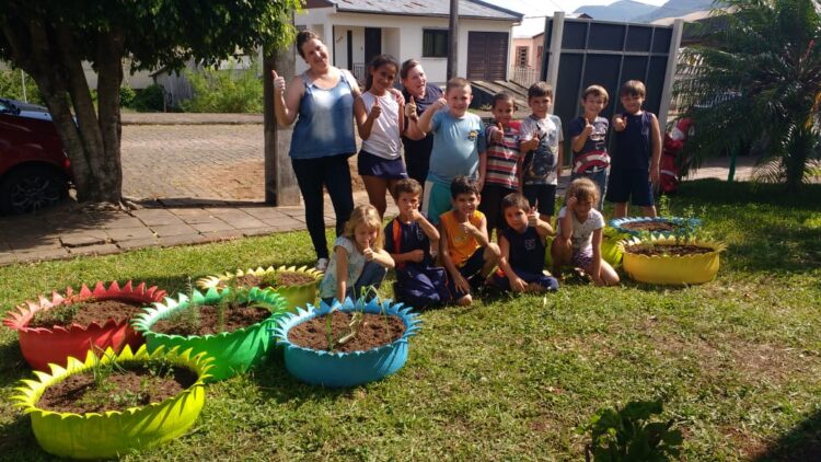 Grupo do CRAS participa de oficina com Emater