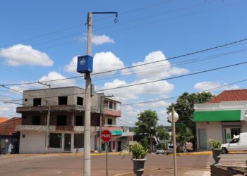 Câmera de vigilância no centro