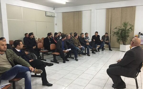 Sindilojas Vale do Taquari e Fecomércio/RS promovem debate em Muçum