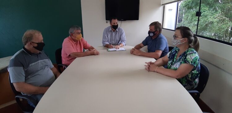 Prefeitos buscam parcerias para dar sequencia ao asfalto da VRS-482