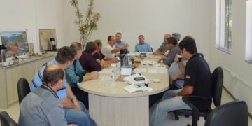 G8 discute instalação da central de triagem de resíduos sólidos