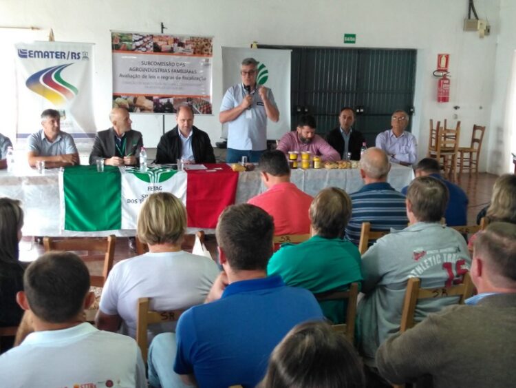 Subcomissão das Agroindústrias Familiares realiza reunião em Estrela