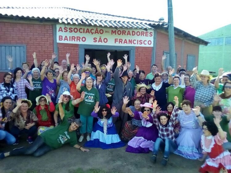 Projeto Viver Melhor atende 140 idosos do município