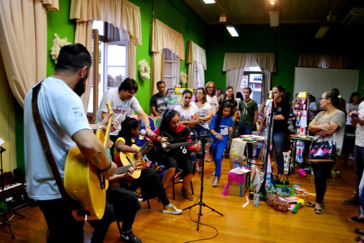 Centro Lenira realiza II Sarau nesta quinta-feira