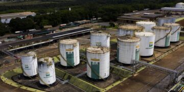 Conselho da Petrobras convoca assembleia para substituir de presidente