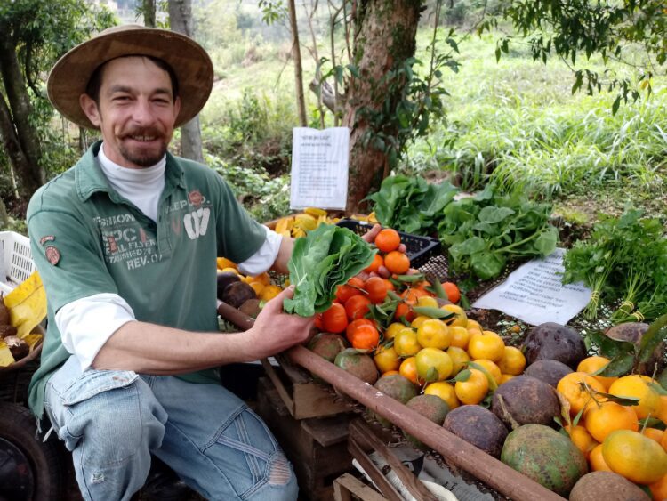 Agricultor de Marques de Souza investe em sistema de “self service”