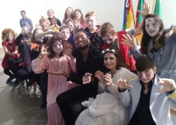 Aulas de teatro estimulam a criatividade