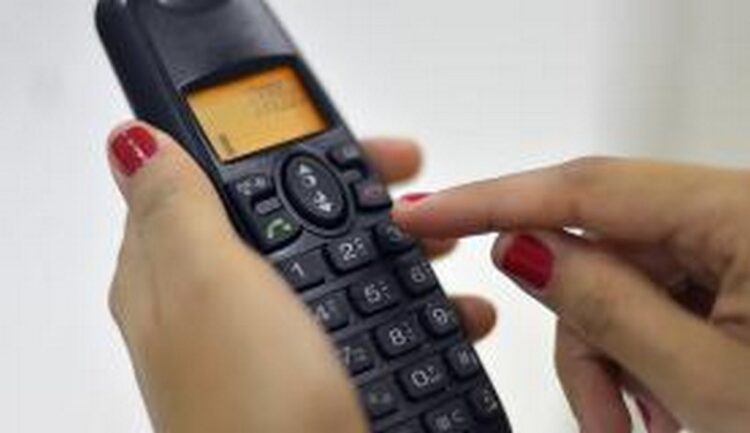 Telefonia fixa perde mais de 75 mil linhas em maio