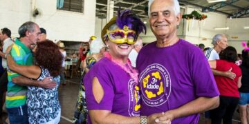 Baile de carnaval da terceira idade ocorreu na terça-feira