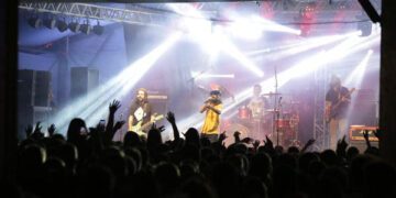 Show de Armandinho leva mais de cinco mil pessoas à Estrela Multifeira