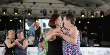 Melhor idade tem tarde de dança e diversão na Estrela Multifeira