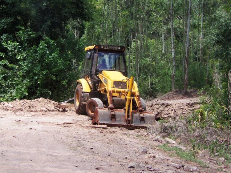 Obras recupera estradas de localidades do interior de Paverama