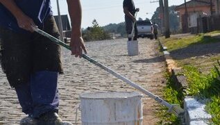 Presos do regime aberto e do semiaberto trabalham em cemitério e parques da capital