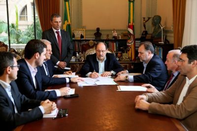 Governador José Ivo Sartori se reuniu com o Gabinete de Gestão da Segurança - Foto: Luiz Chaves/Palácio Piratini 