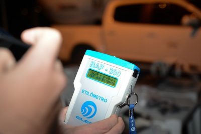 Foram aplicados 3.092 testes de etilômetro e autuados 172 condutores por embriaguez (Foto: Divulgação)