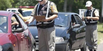 Viagem Segura de Ano Novo fiscaliza mais de 24 mil veículos