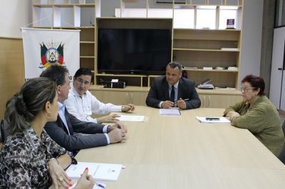 Presidente da Fase, Robson Luis Zinn, se reuniu com o secretário da Educação, Luis Antônio Alcoba (Foto: Marcelo Vaz/Fase)