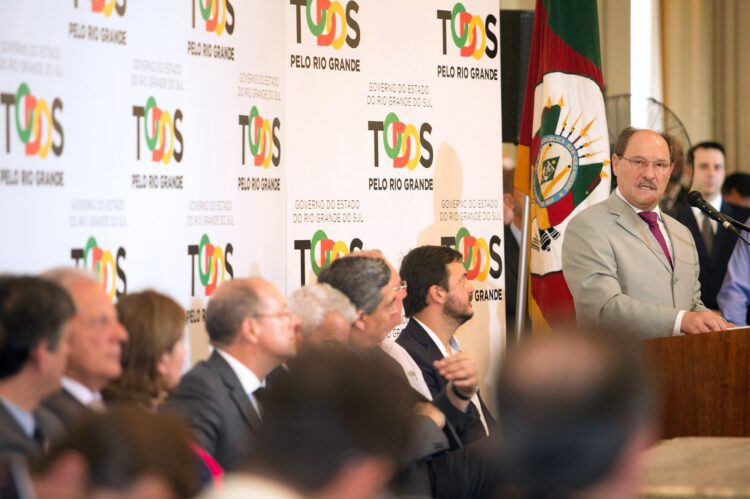 Governo garante R$ 200 milhões para quitar dívidas com hospitais