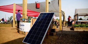 Energia solar é alternativa limpa para preservar a natureza