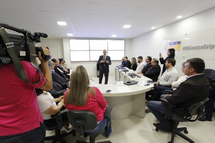 Saúde orienta sobre mamografia e expõe objetivos do Outubro Rosa