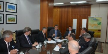 Ministério da Agricultura vai suspender importação de leite do Uruguai para averiguações
