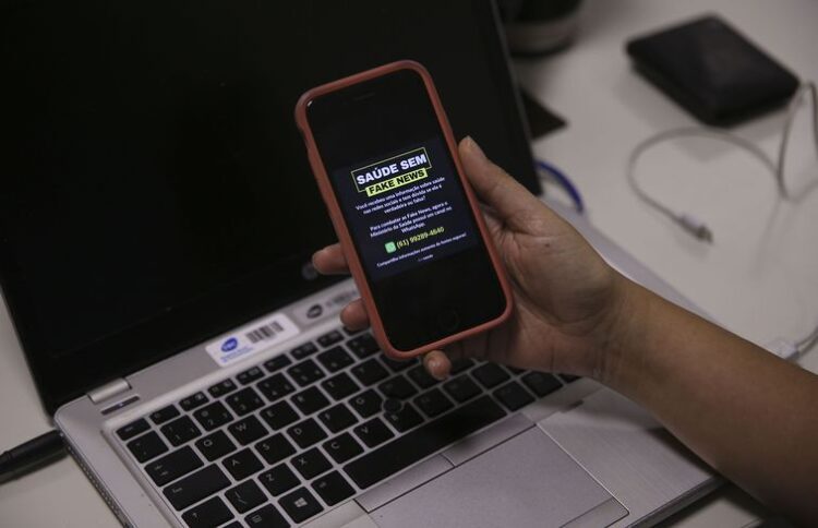 Ministério da Saúde quer combater fake news com serviço pelo WhatsApp