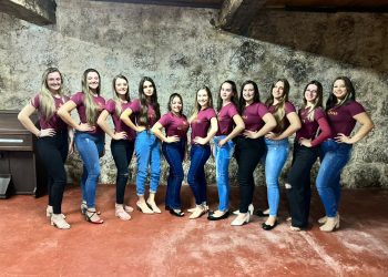 Onze candidatas participaram do 1º concurso de soberanas de Santa Tereza