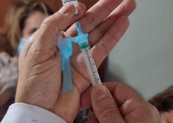 Secretaria da Saúde distribui vacina bivalente contra Covid
