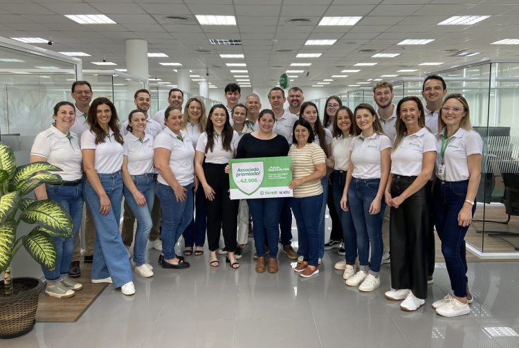 Sicredi Região dos Vales contempla mais duas associadas no prêmio do Seguro de Vida