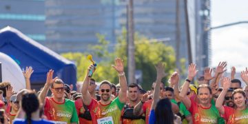 Segunda Corrida do Servidor reúne mais de duas mil pessoas na Orla do Guaíba, em Porto Alegre