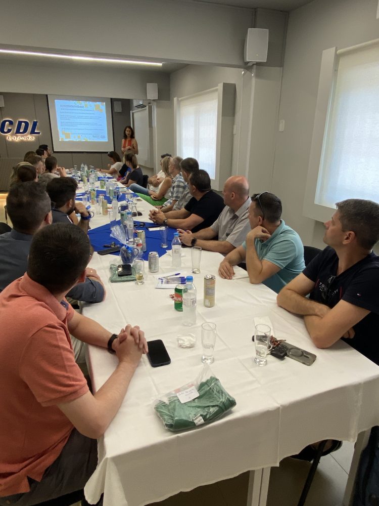 Ações de Natal e alteração na composição da diretoria são assuntos da reunião mensal