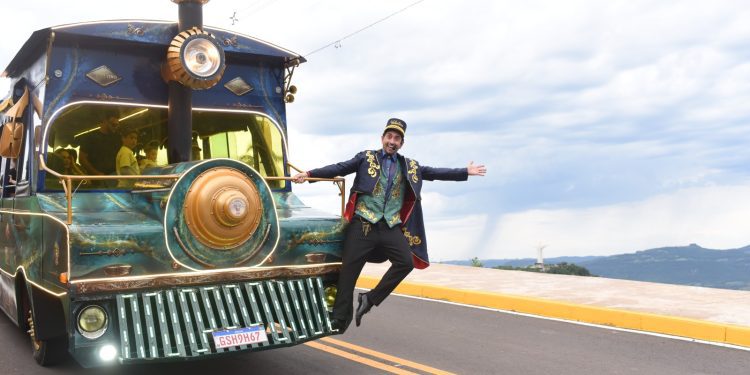 Nova atração no Vale: Trem Valentino realiza passeio-teste por Encantado