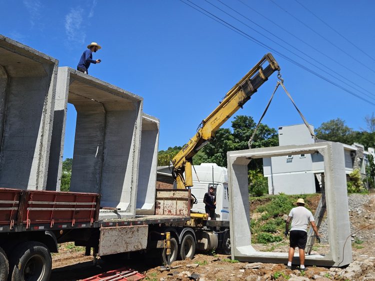 Galerias para obras de drenagem no Bairro Porto XV chegam a Encantado