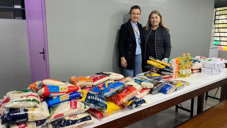 Boulevard Encantado entrega alimentos arrecadados no Wine & Music à AME