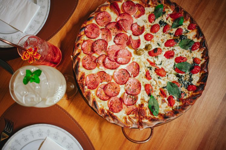 Pê05 amplia experiências gastronômicas e traz o conceito PizzaEntreVinhos para Lajeado